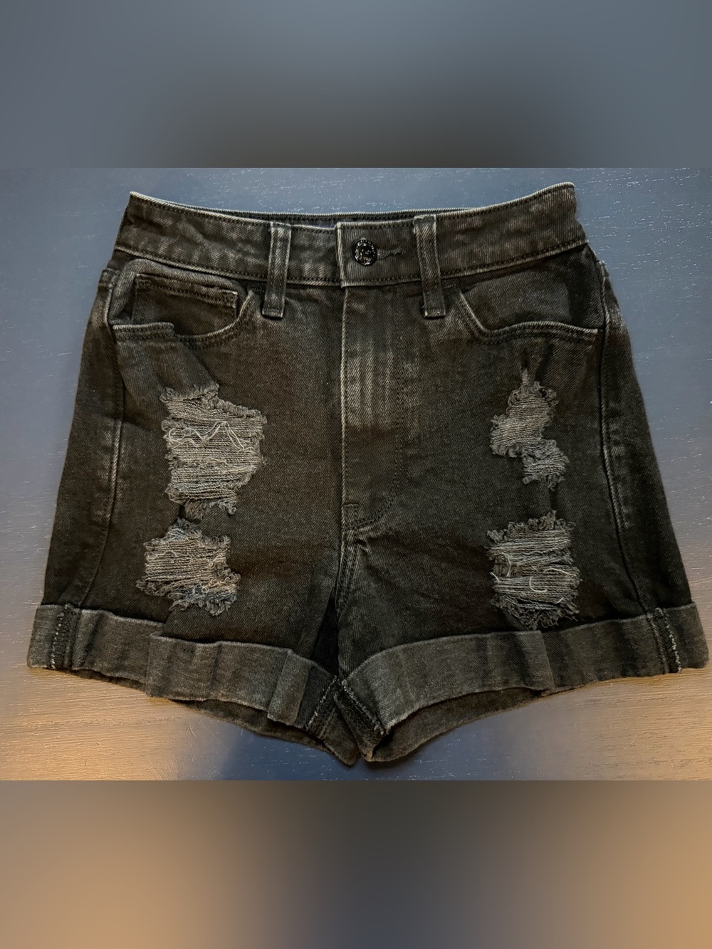 Hollister Ultra High-Rise Mom Short in Black
